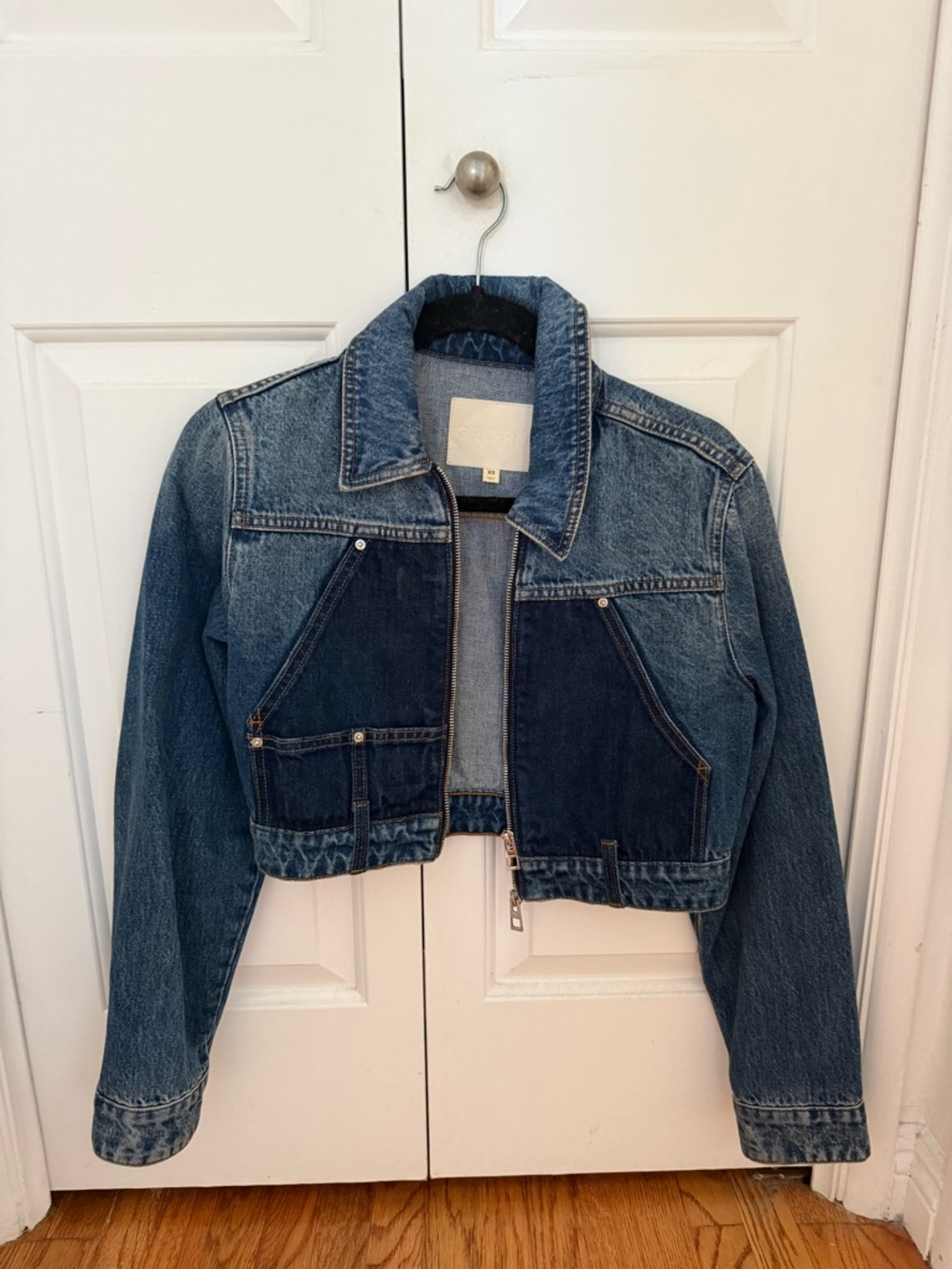 Avery Two Tone Utility Jacket in Tonal Utility
GRLFRND - Picture 4 of 7